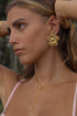 HAMMERED FLOWER STUD GOLD